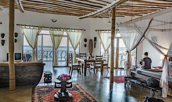 Zi Main House